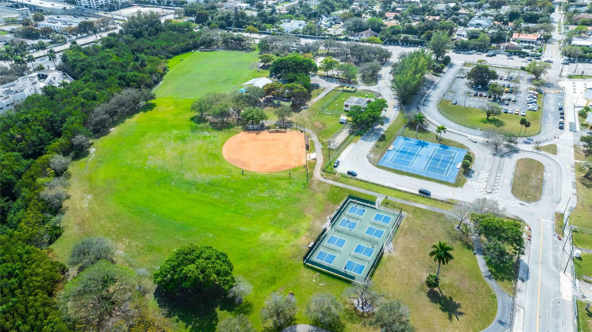 2515 NE 207th Street, Miami, FL 33180 — photo 2 of 50