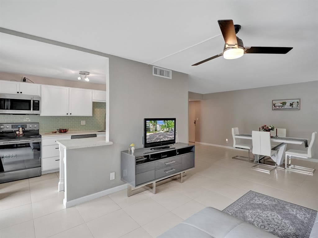 1301 River Reach Drive 201, Fort Lauderdale, FL 33315 — photo 9 of 23