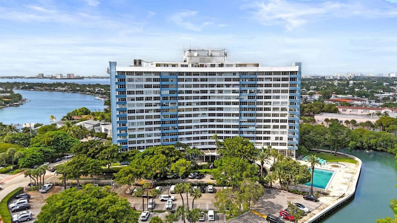 7441 Wayne Avenue 10c, Miami Beach, FL 33141 — photo 1 of 32