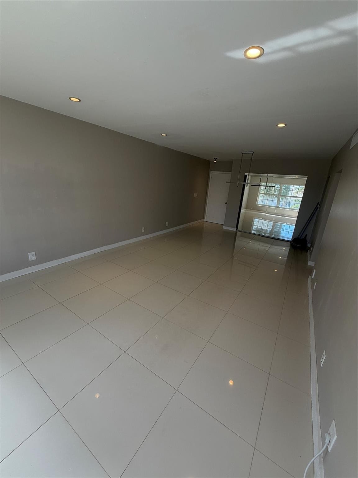 2161 NE 68th Street 323, Fort Lauderdale, FL 33308 — photo 3 of 13