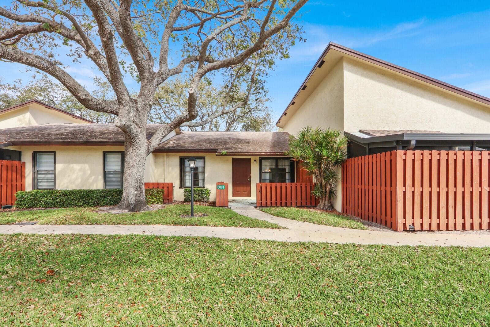 8091 SE Villa Circle, Hobe Sound, FL 33455 — photo 1 of 26