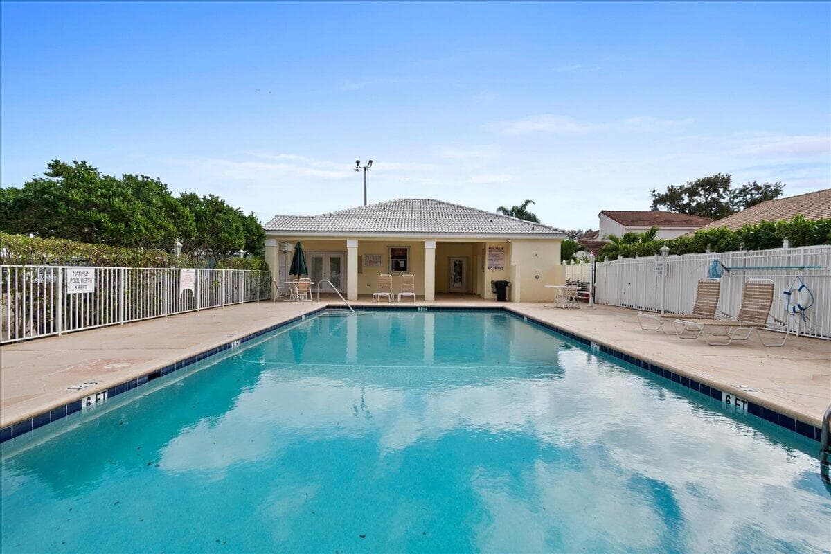 10233 Allamanda Circle, Palm Beach Gardens, FL 33410 — photo 38 of 47