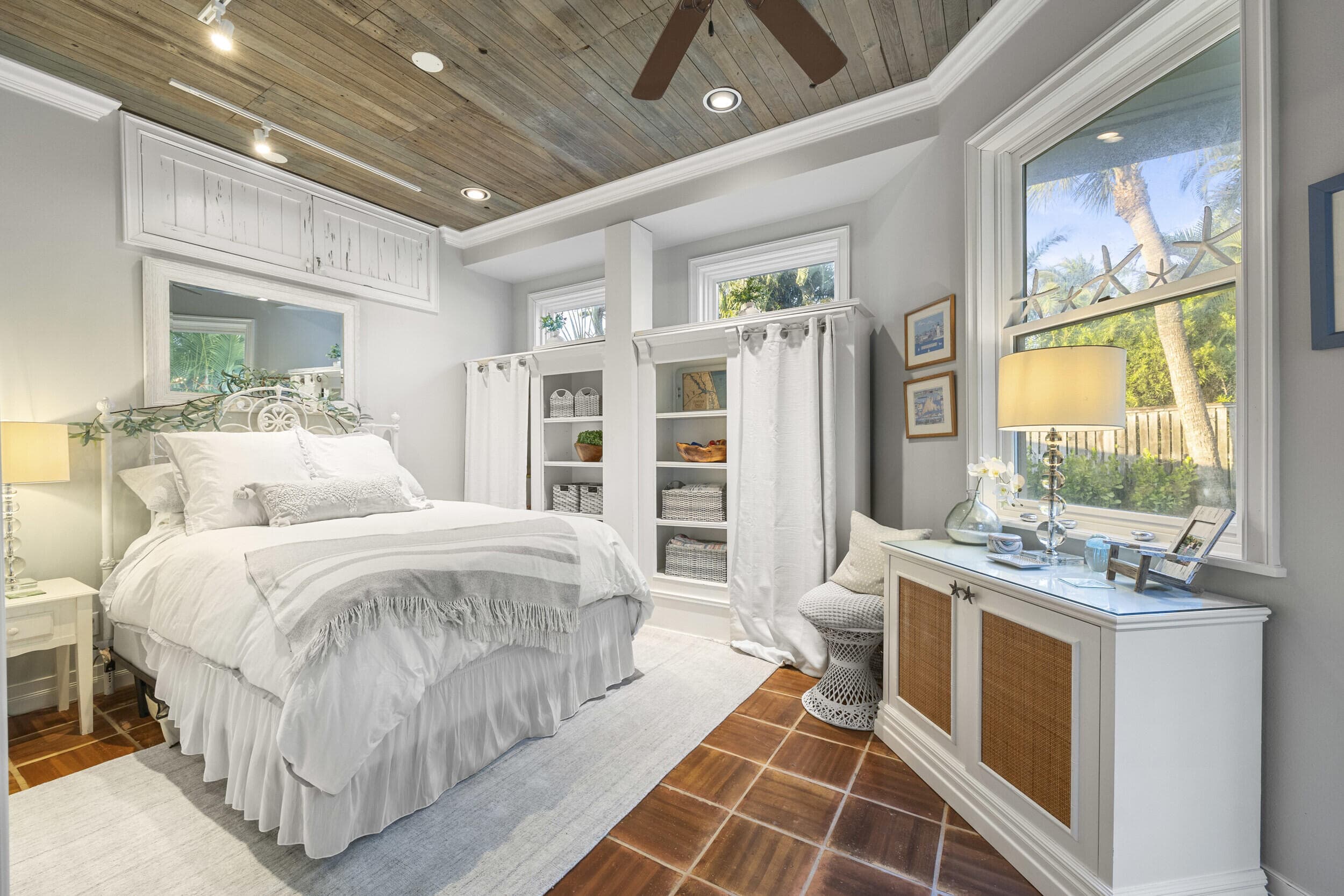 122 Lighthouse Drive, Jupiter Inlet Colony, FL 33469 — photo 37 of 84
