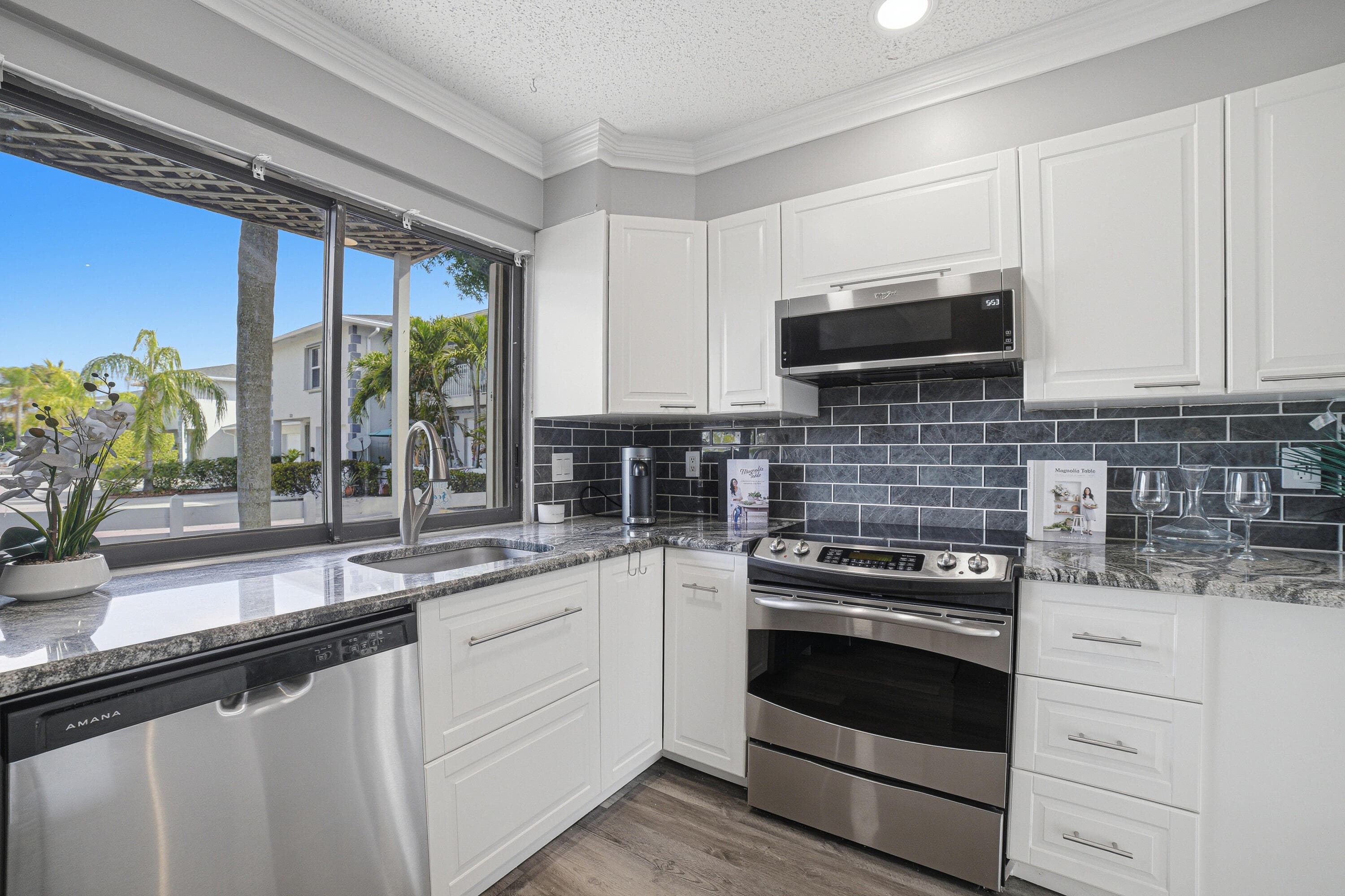 324 W Pine Street 11, Lantana, FL 33462 — photo 8 of 37
