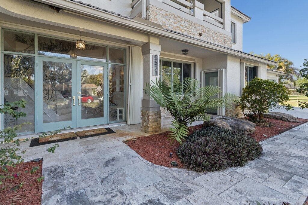 5521 SW 109th Avenue, Davie, FL 33328 — photo 4 of 57
