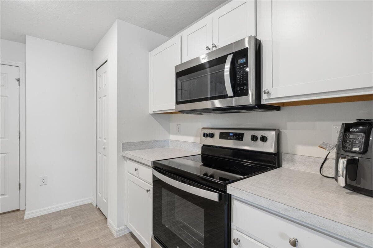 542 Mimosa Street SW, Palm Bay, FL 32908 — photo 14 of 27