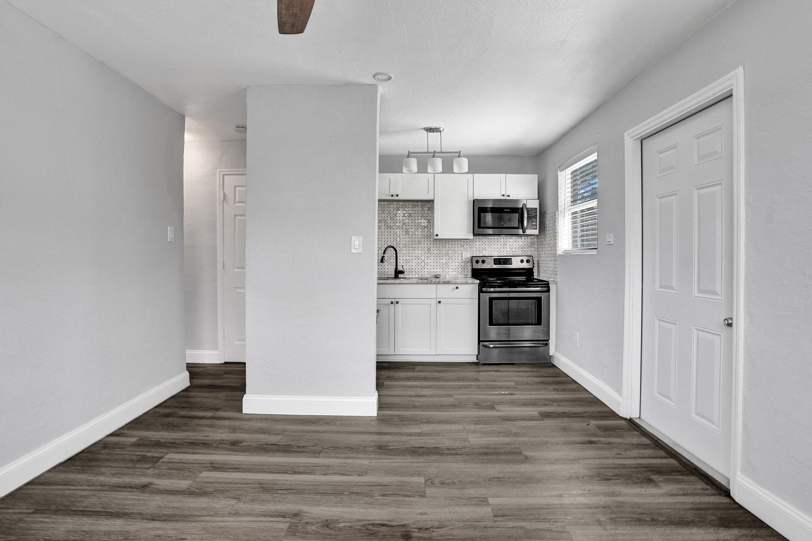 2261 NW 2nd Street, Pompano Beach, FL 33069 — photo 4 of 25