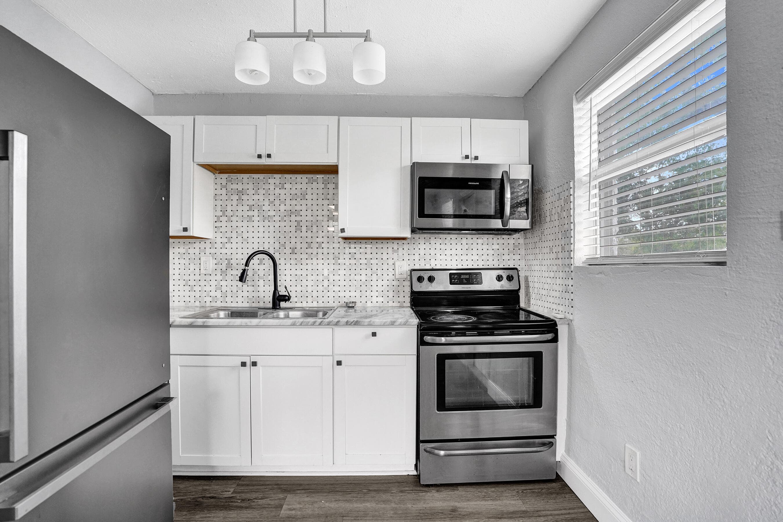 2261 NW 2nd Street, Pompano Beach, FL 33069 — photo 10 of 25