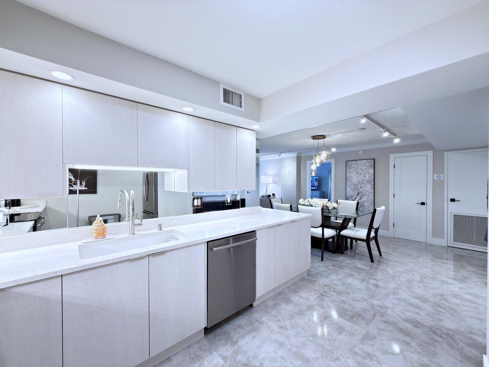 3546 S Ocean Boulevard 316, South Palm Beach, FL 33480 — photo 2 of 63