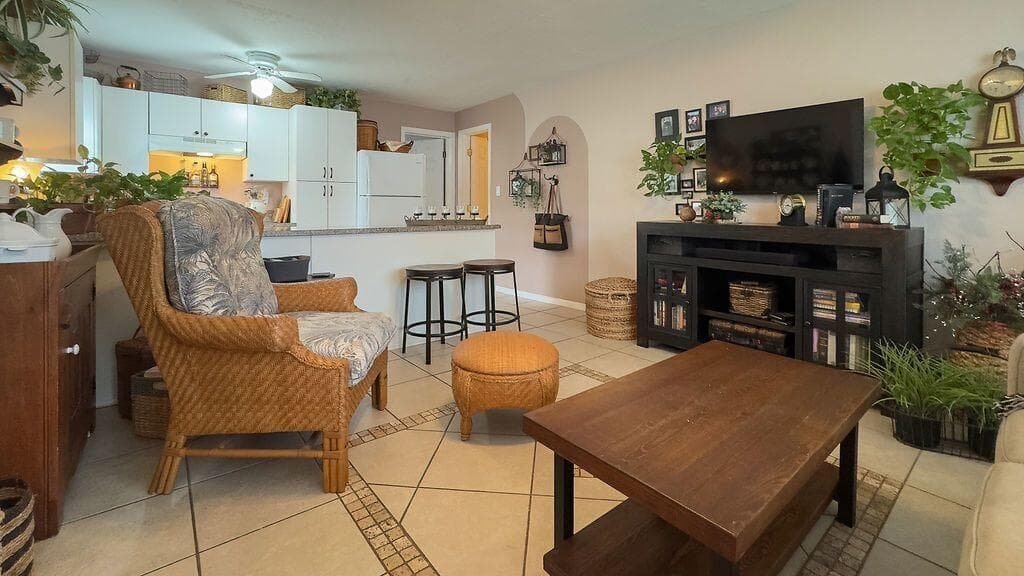 902 NE 34th Street, Oakland Park, FL 33334 — photo 11 of 64