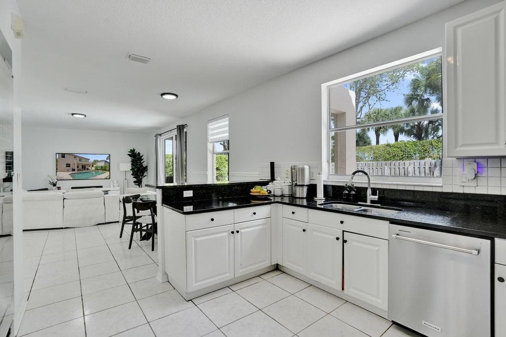 16405 Diamond Head Drive, Weston, FL 33331 — photo 21 of 67