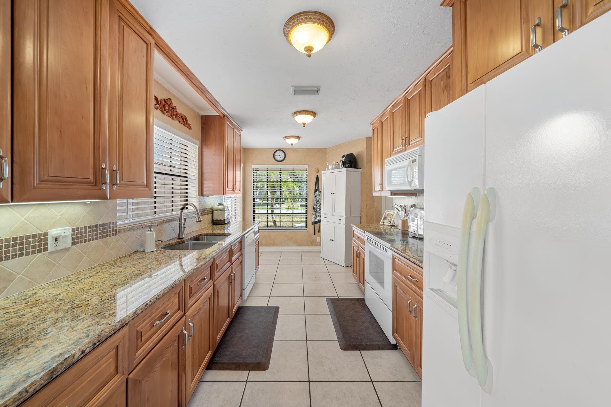 3874 Circle Lake Drive, West Palm Beach, FL 33417 — photo 8 of 38