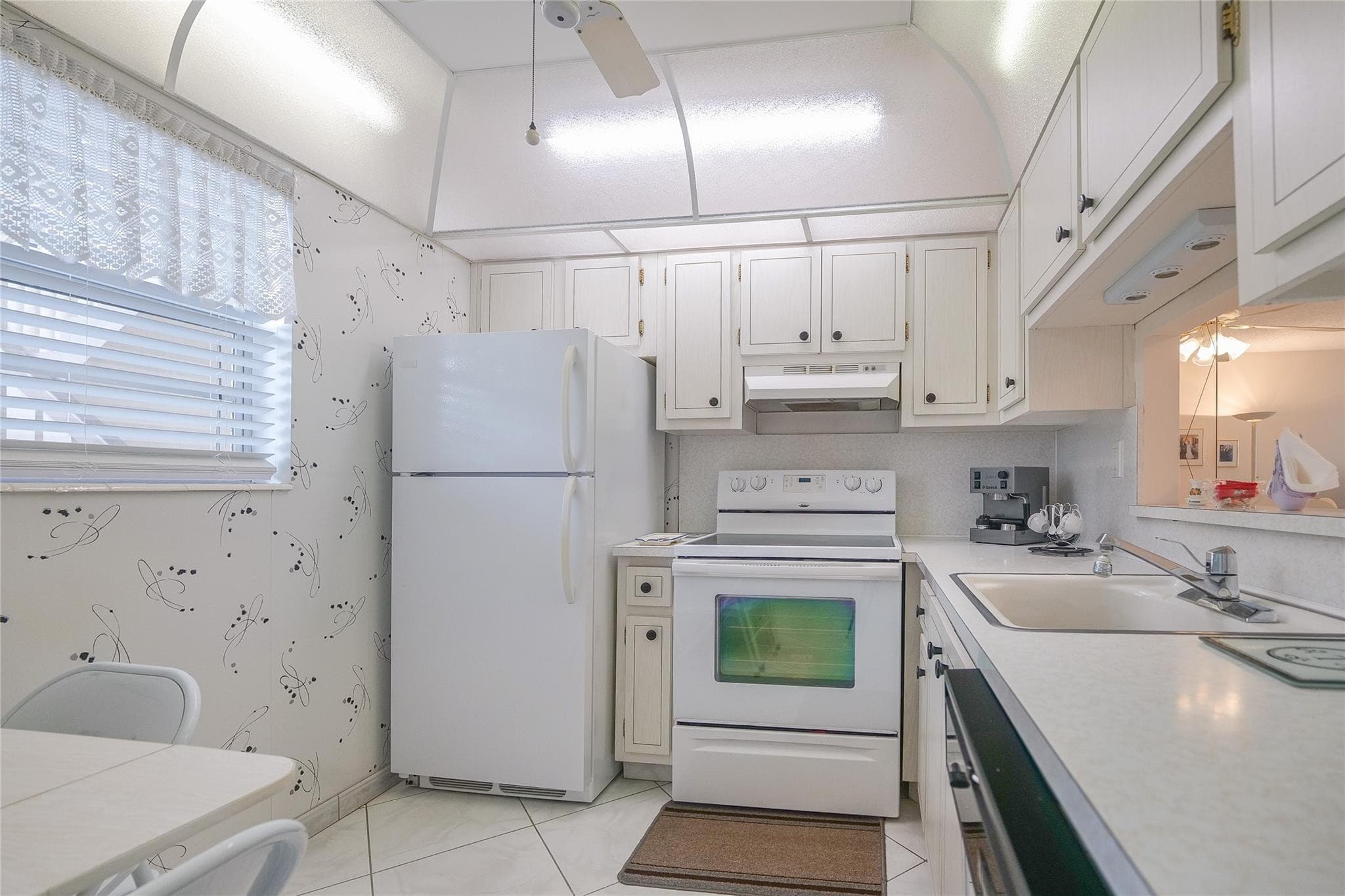 3431 NW 50th Avenue 213, Lauderdale Lakes, FL 33319 — photo 12 of 47