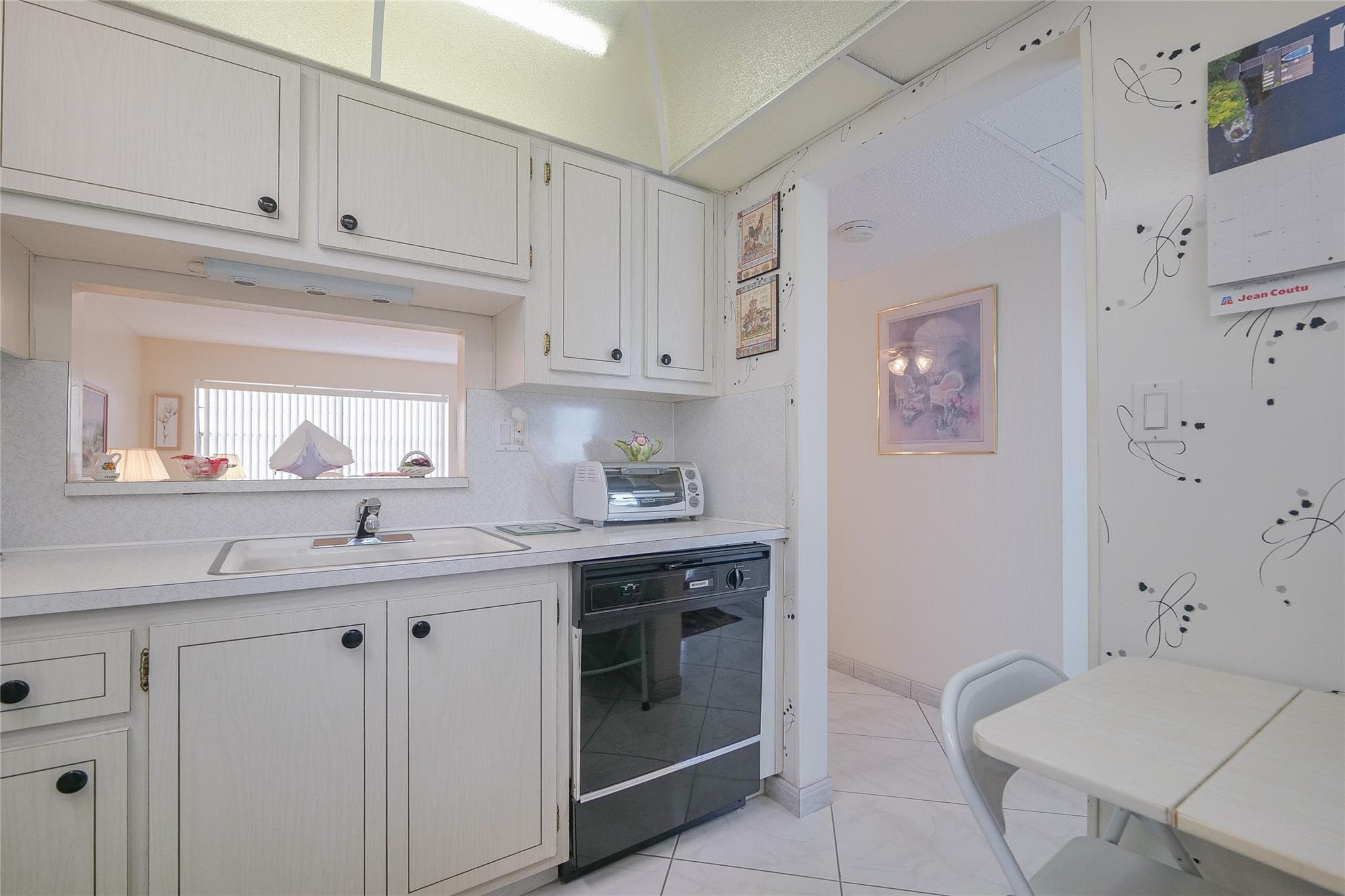 3431 NW 50th Avenue 213, Lauderdale Lakes, FL 33319 — photo 16 of 47