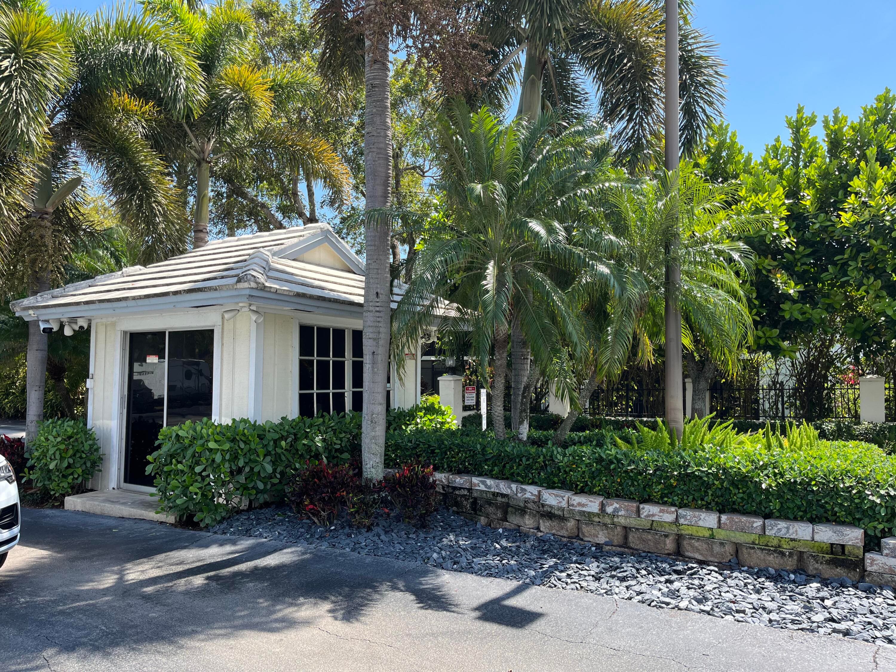 1 Harbourside Drive 1204, Delray Beach, FL 33483 — photo 4 of 37