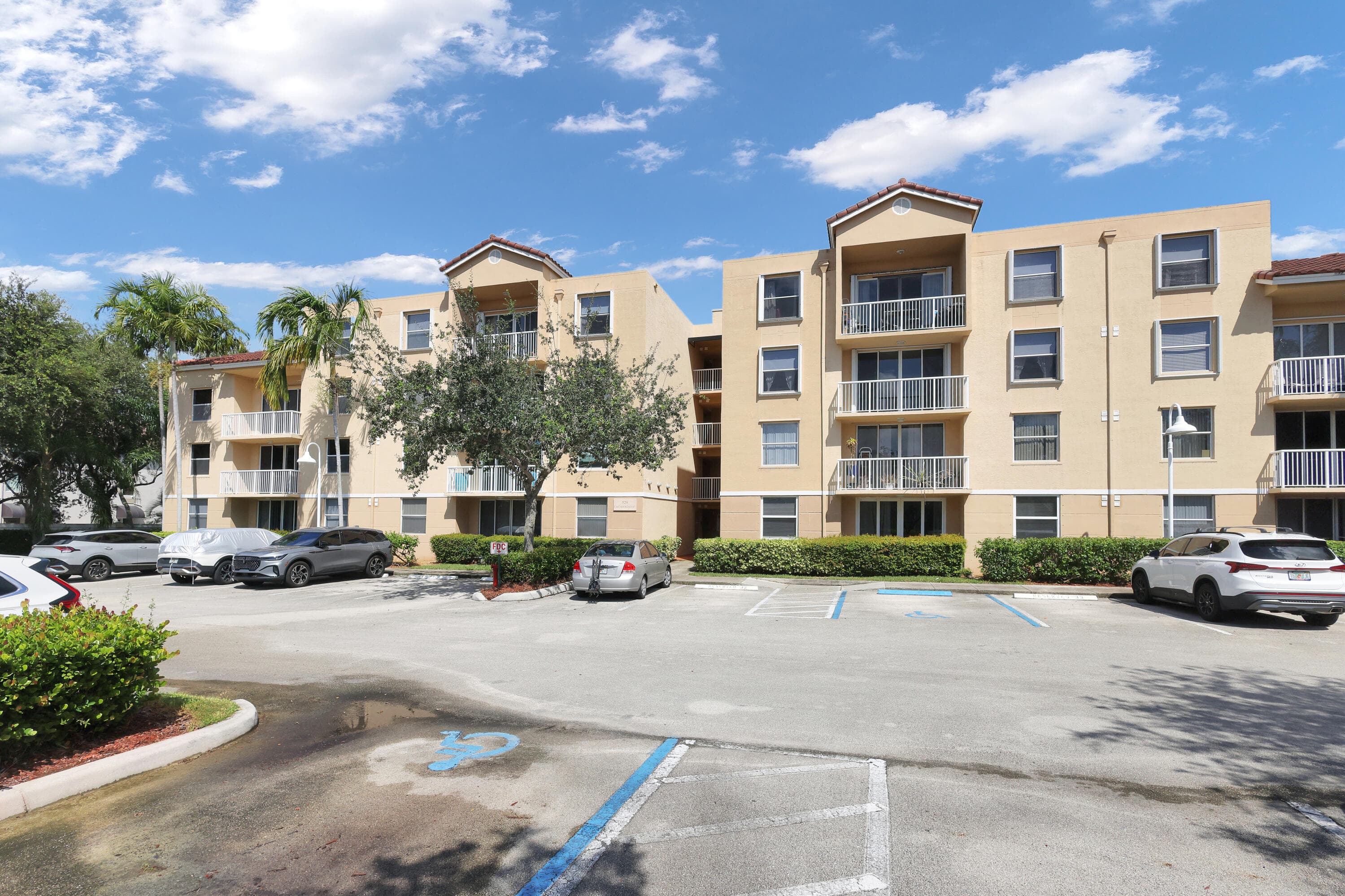 529 E Sheridan Street 2061, Dania Beach, FL 33004 — photo 2 of 33