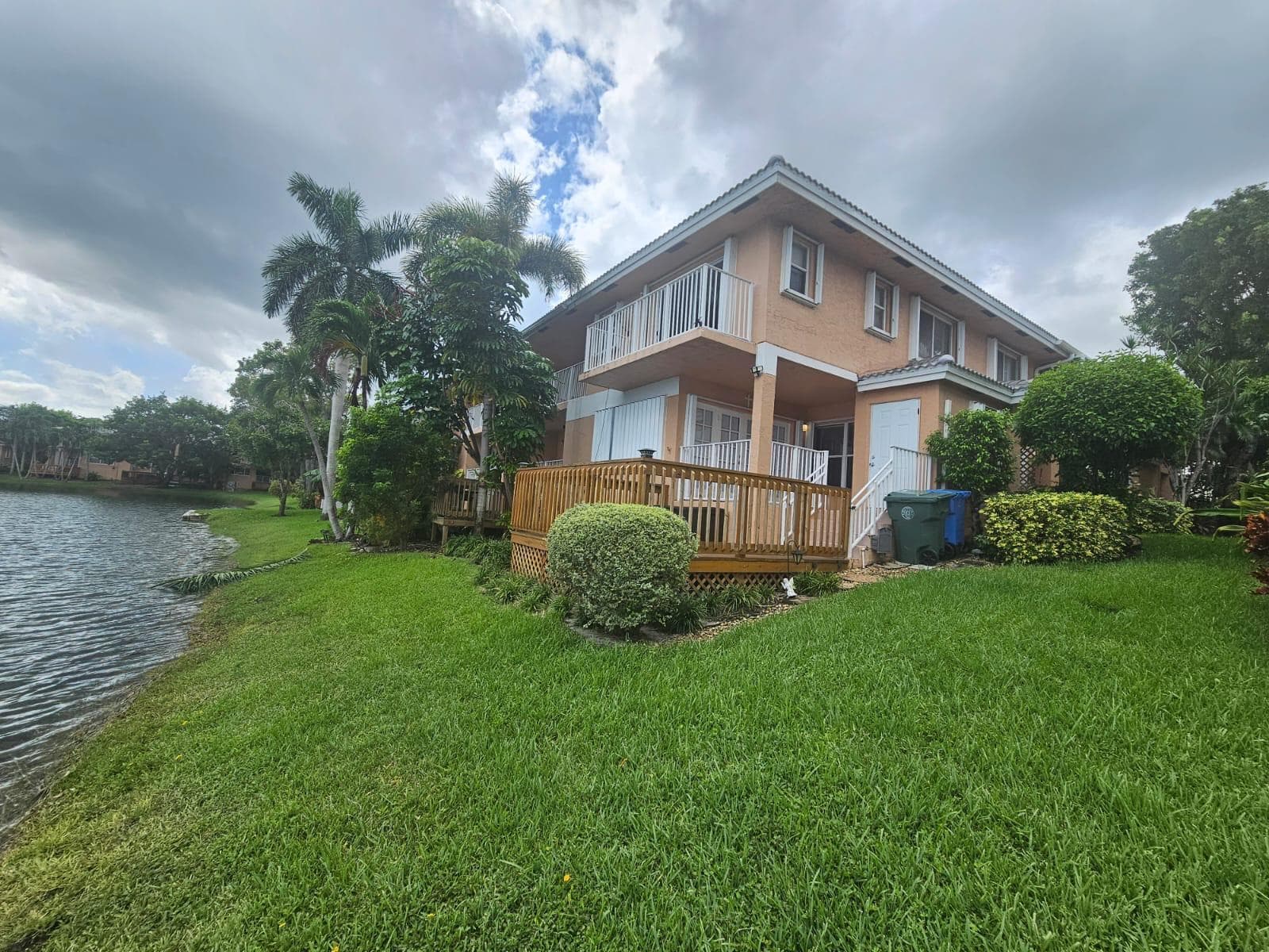 3275 NW 44th Street 2, Oakland Park, FL 33309 — photo 1 of 6