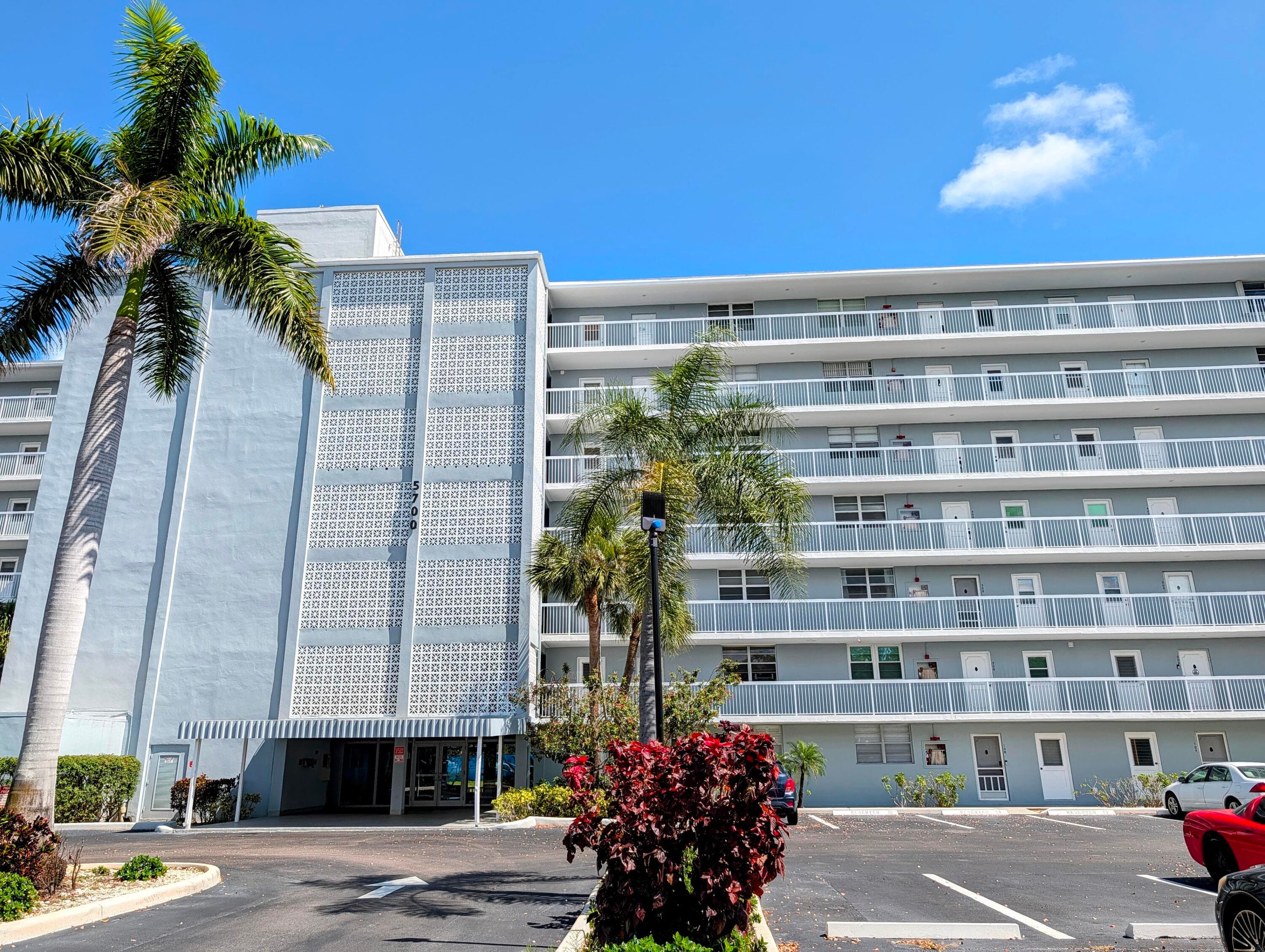 5700 NW 2nd Avenue 509, Boca Raton, FL 33487 — photo 1 of 20