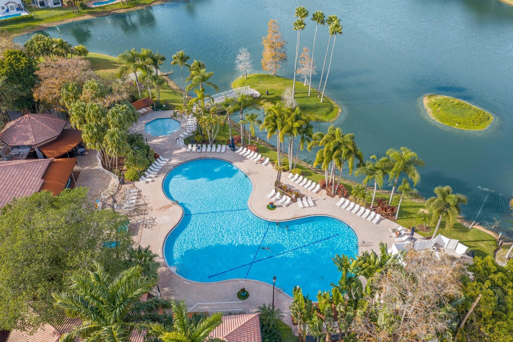 10418 Buena Ventura Drive, Boca Raton, FL 33498 — photo 3 of 55