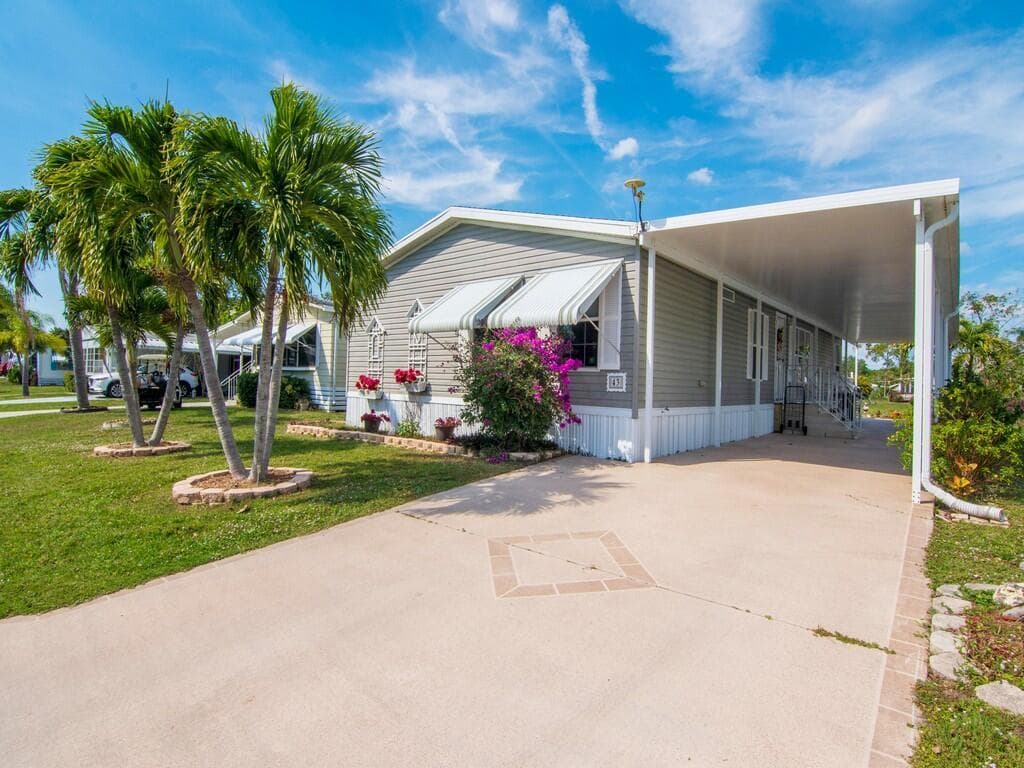 43 W Caribbean, Port St. Lucie, FL 34952 — photo 15 of 44