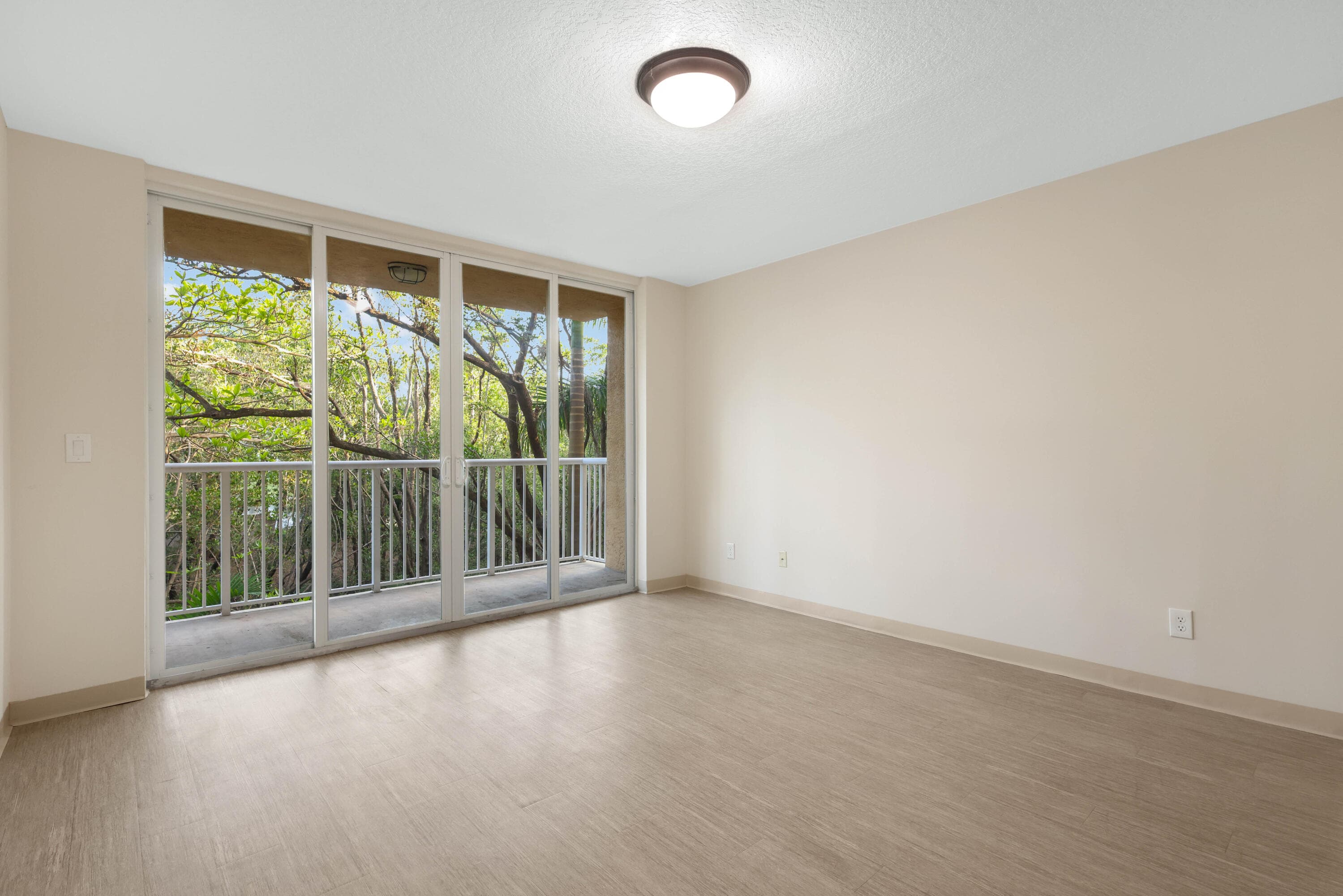 529 E Sheridan Street 2061, Dania Beach, FL 33004 — photo 12 of 33