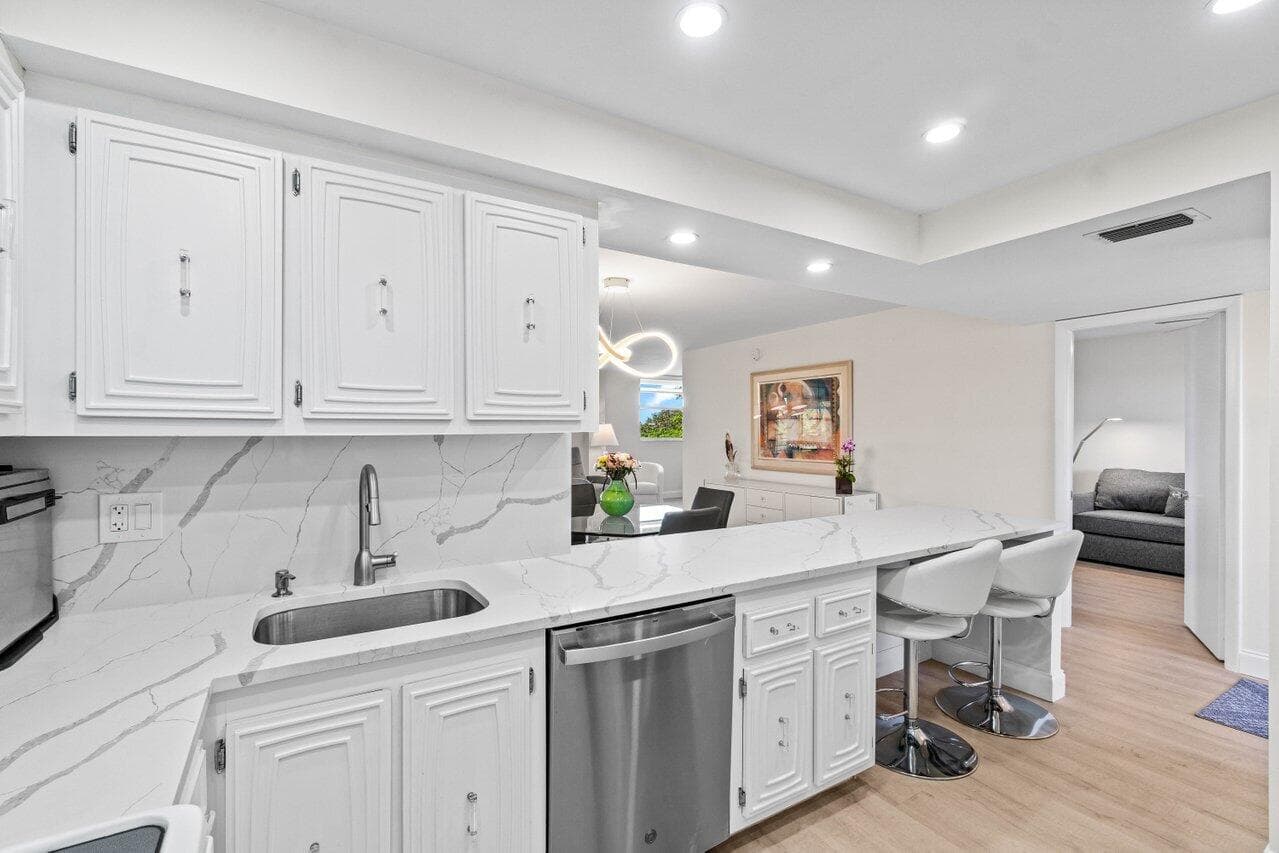 6461 NW 2nd Avenue 411, Boca Raton, FL 33487 — photo 3 of 31
