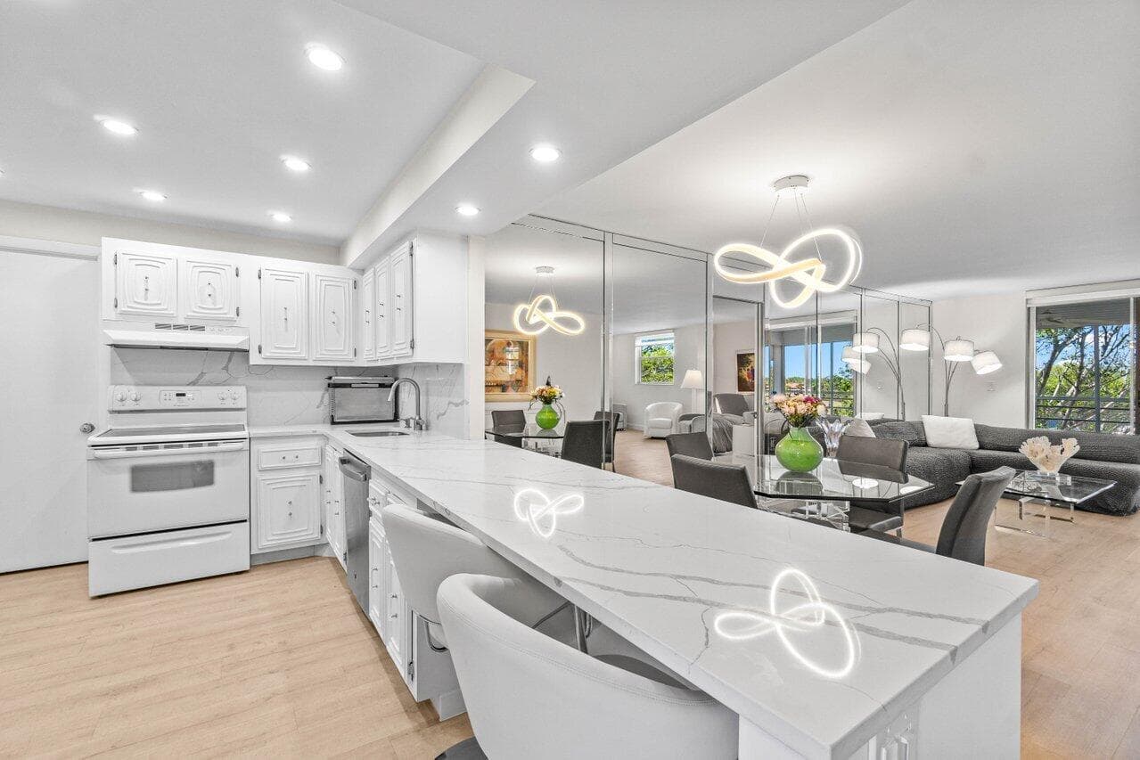 6461 NW 2nd Avenue 411, Boca Raton, FL 33487 — photo 1 of 31