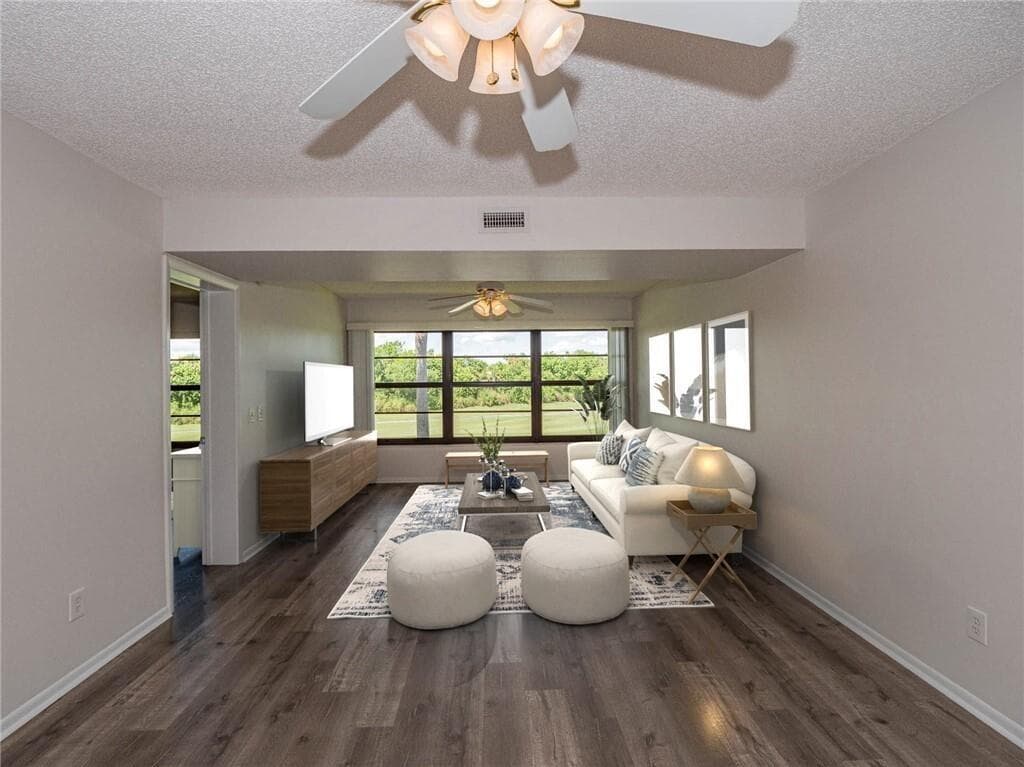 28 Plantation Drive 202, Vero Beach, FL 32966 — photo 2 of 30