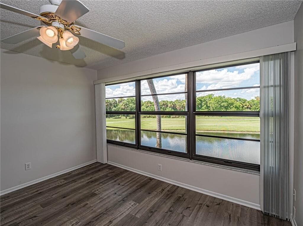 28 Plantation Drive 202, Vero Beach, FL 32966 — photo 5 of 30