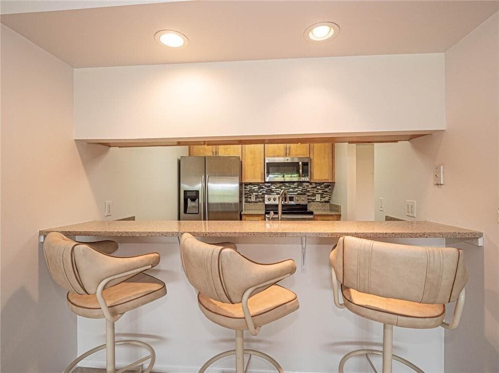 28 Plantation Drive 202, Vero Beach, FL 32966 — photo 12 of 30