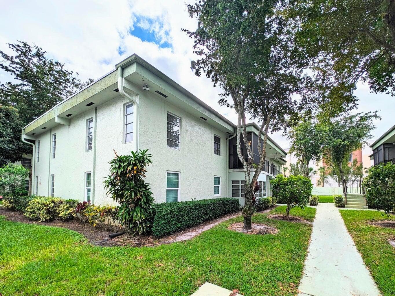 7515 S Oriole Boulevard, Delray Beach, FL 33446 — photo 1 of 38