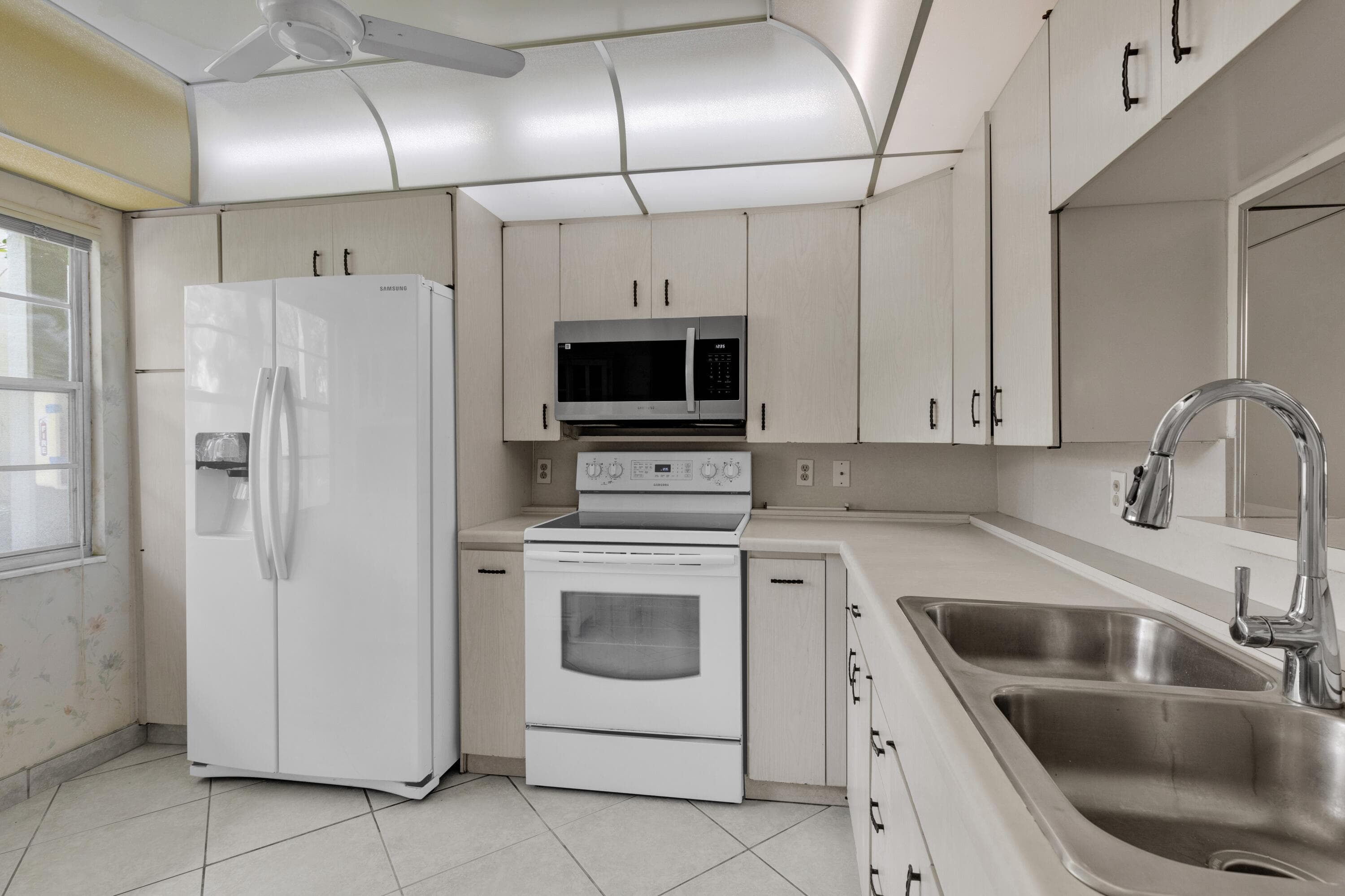 2502 Antigua Terrace G1, Coconut Creek, FL 33066 — photo 5 of 40