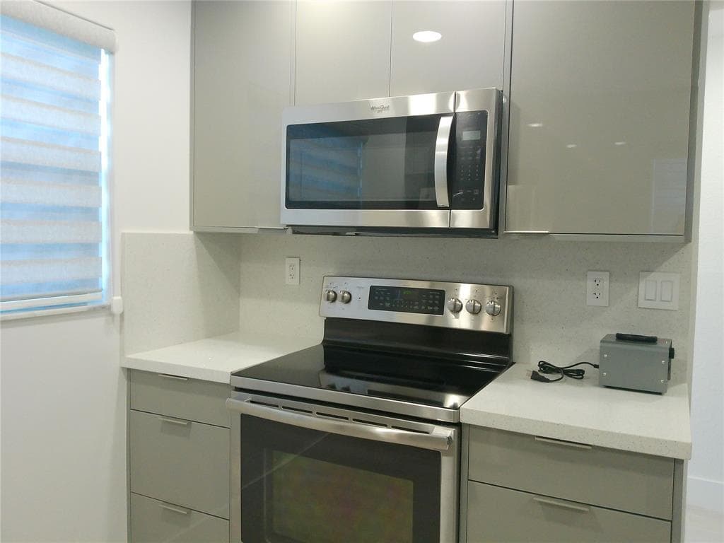 6085 N Sabal Palm Boulevard 109, Tamarac, FL 33319 — photo 3 of 8