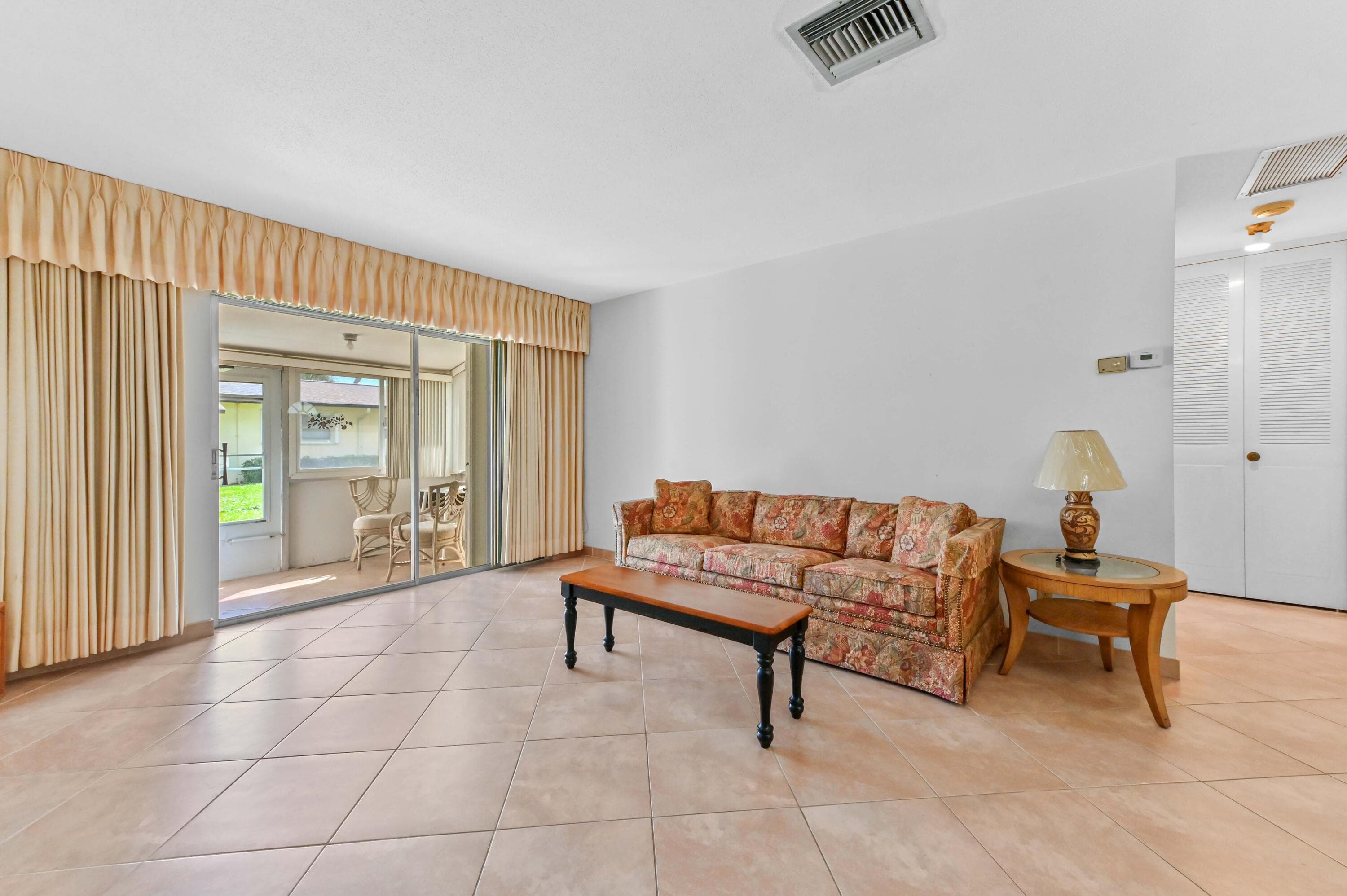 2915 Crosley Drive W Unit B, West Palm Beach, FL 33415 — photo 2 of 22
