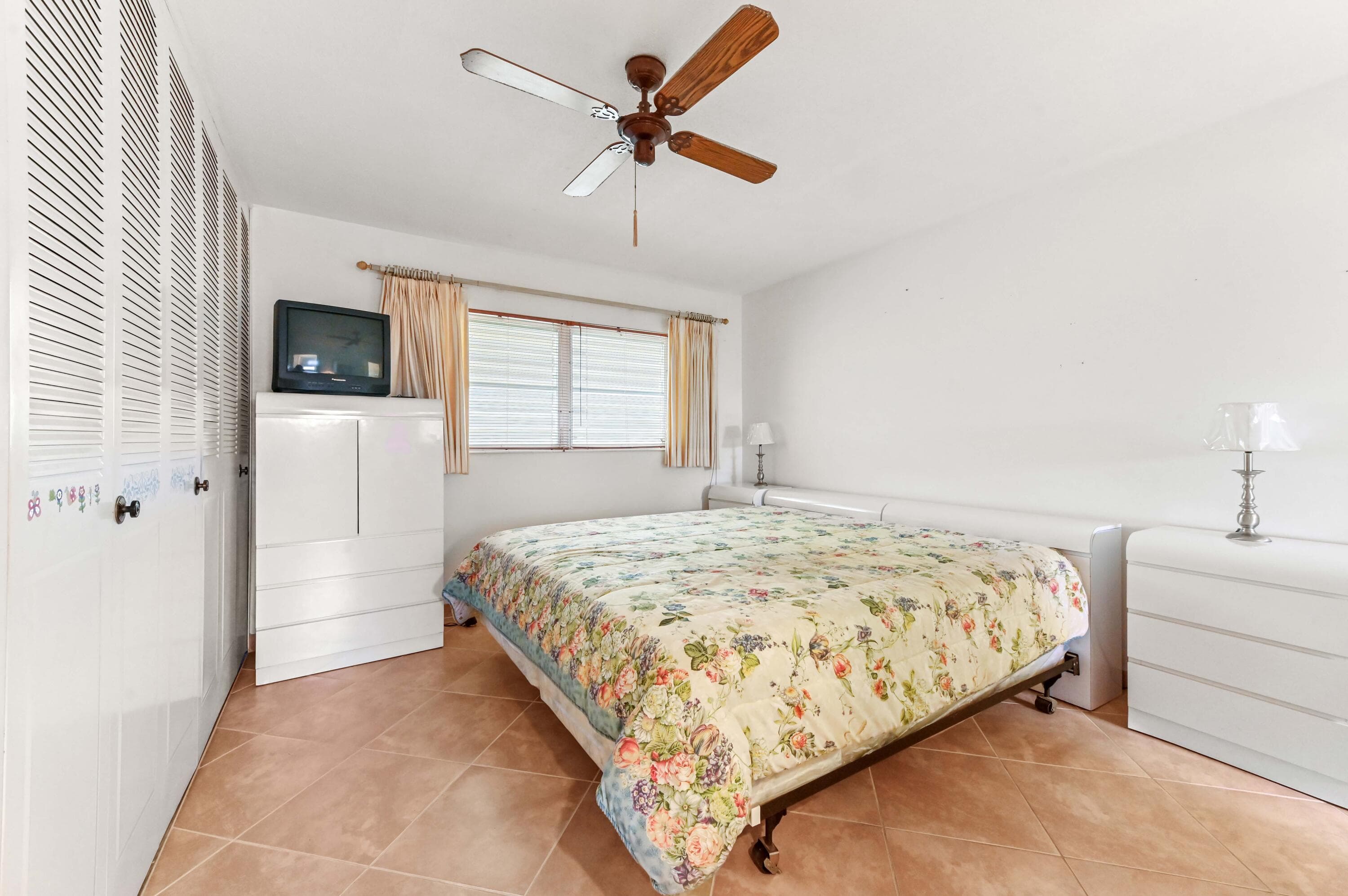 2915 Crosley Drive W Unit B, West Palm Beach, FL 33415 — photo 7 of 22