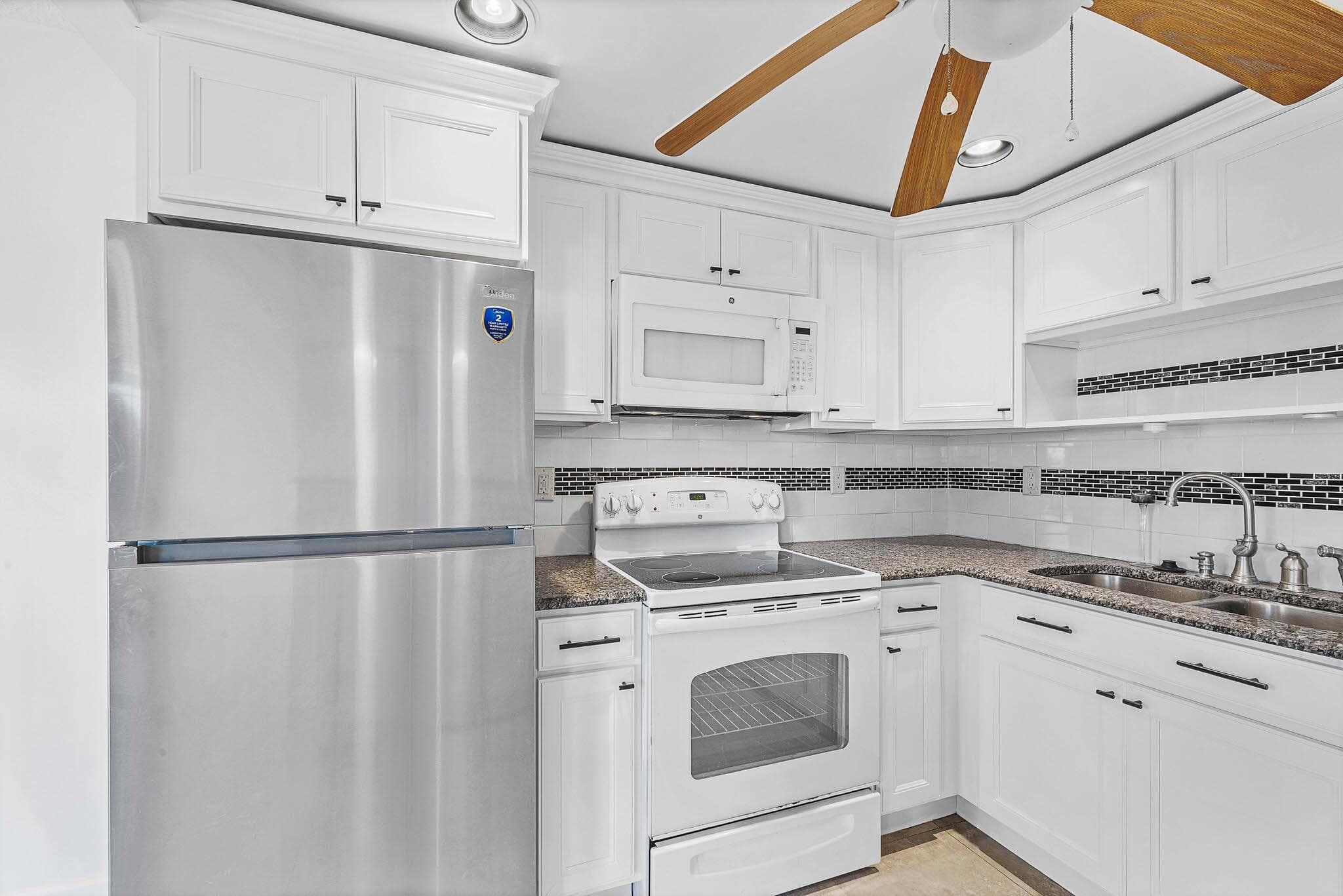 2049 Hythe C, Boca Raton, FL 33434 — photo 10 of 38