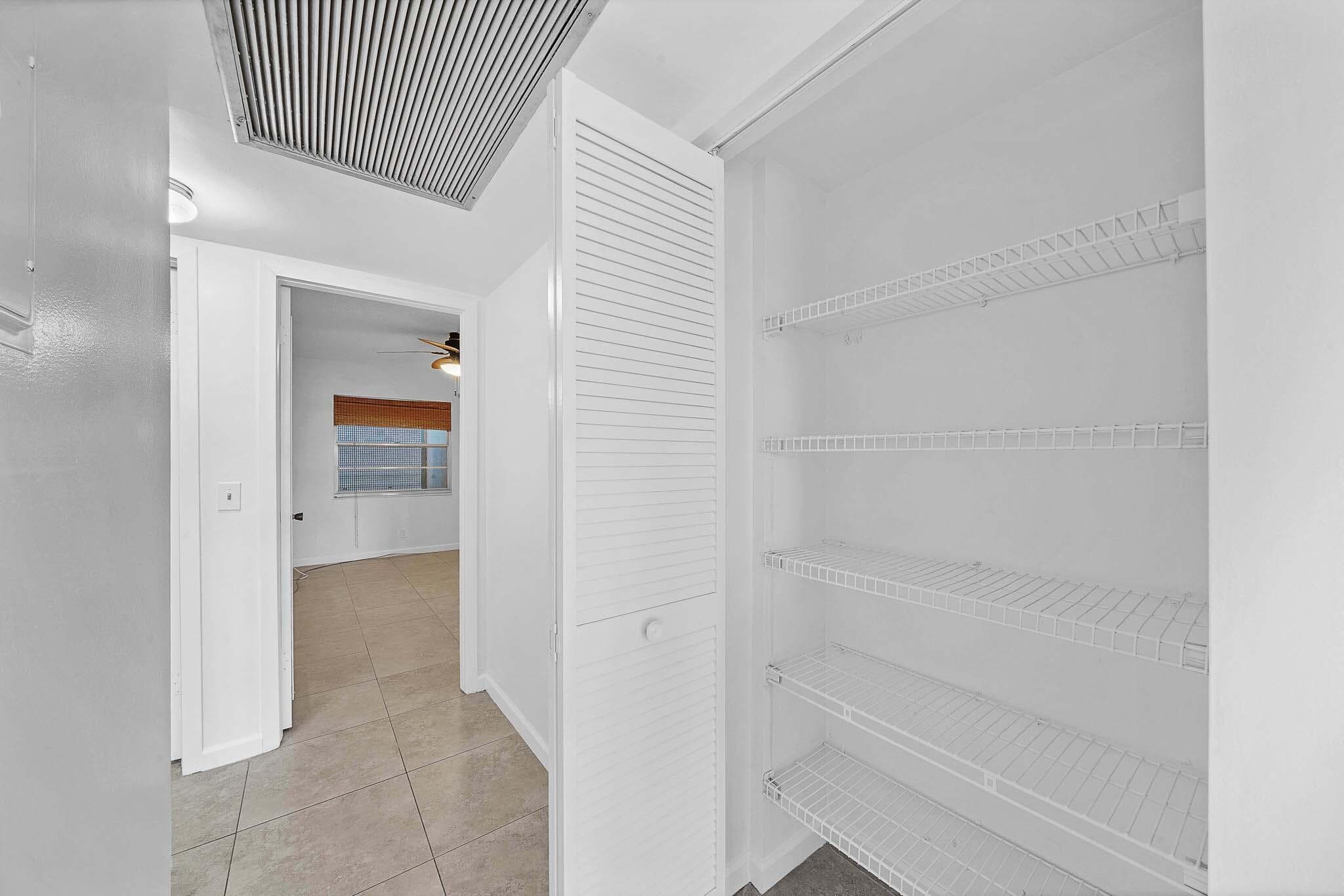 2049 Hythe C, Boca Raton, FL 33434 — photo 15 of 38