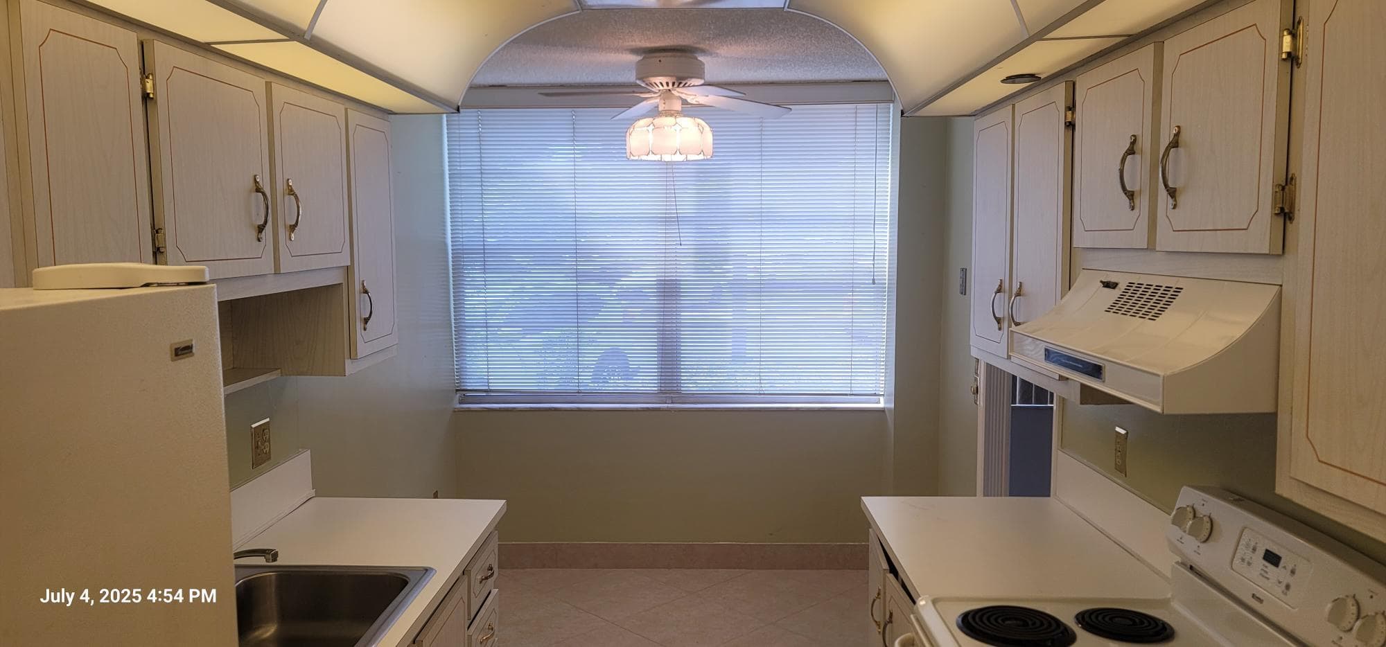 1300 Saint Charles Place L19, Pembroke Pines, FL 33026 — photo 14 of 24