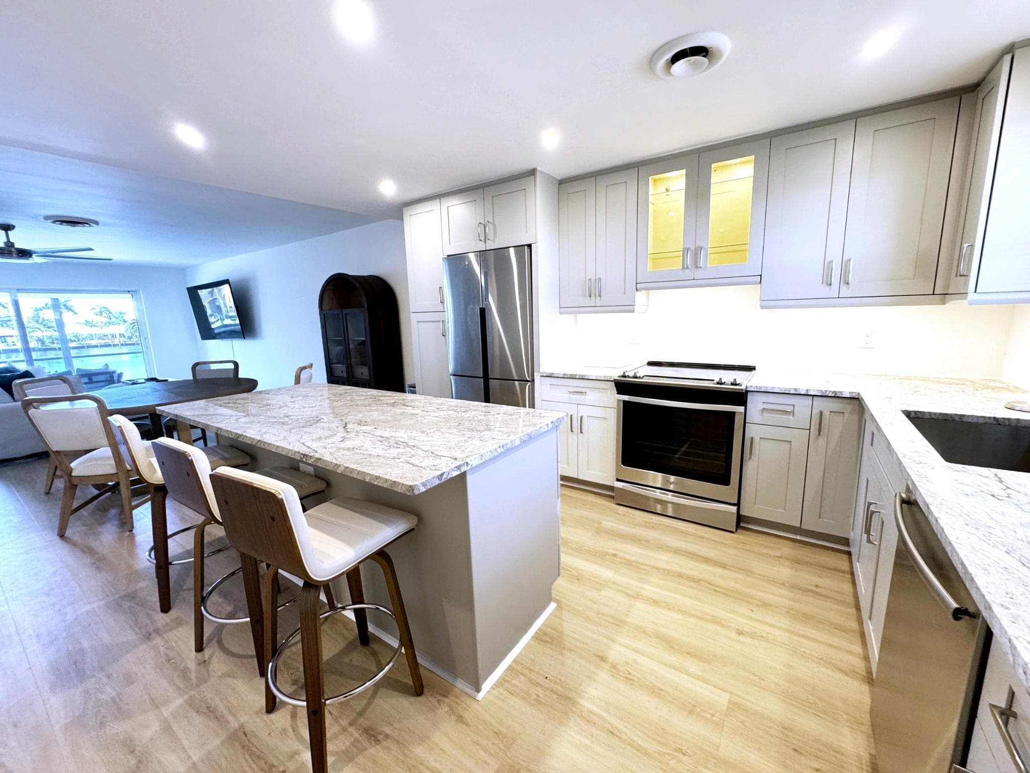 2330 NE 36th Street 11, Lighthouse Point, FL 33064 — photo 5 of 14