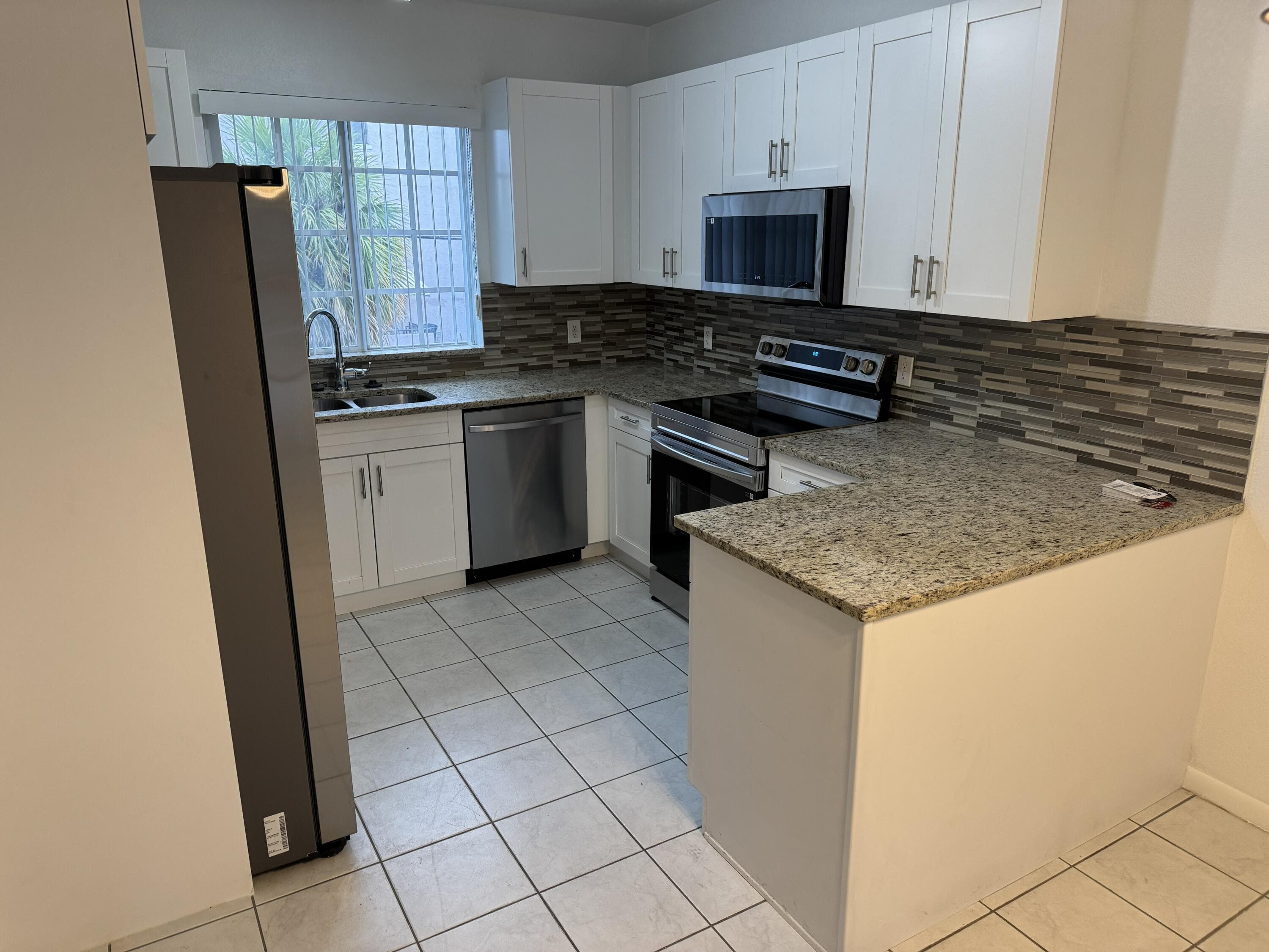 2010 Taylor Street 7b, Hollywood, FL 33020 — photo 1 of 18