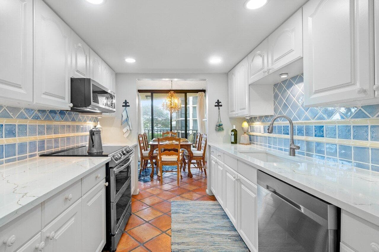 899 Jeffery Street 3050, Boca Raton, FL 33487 — photo 8 of 31
