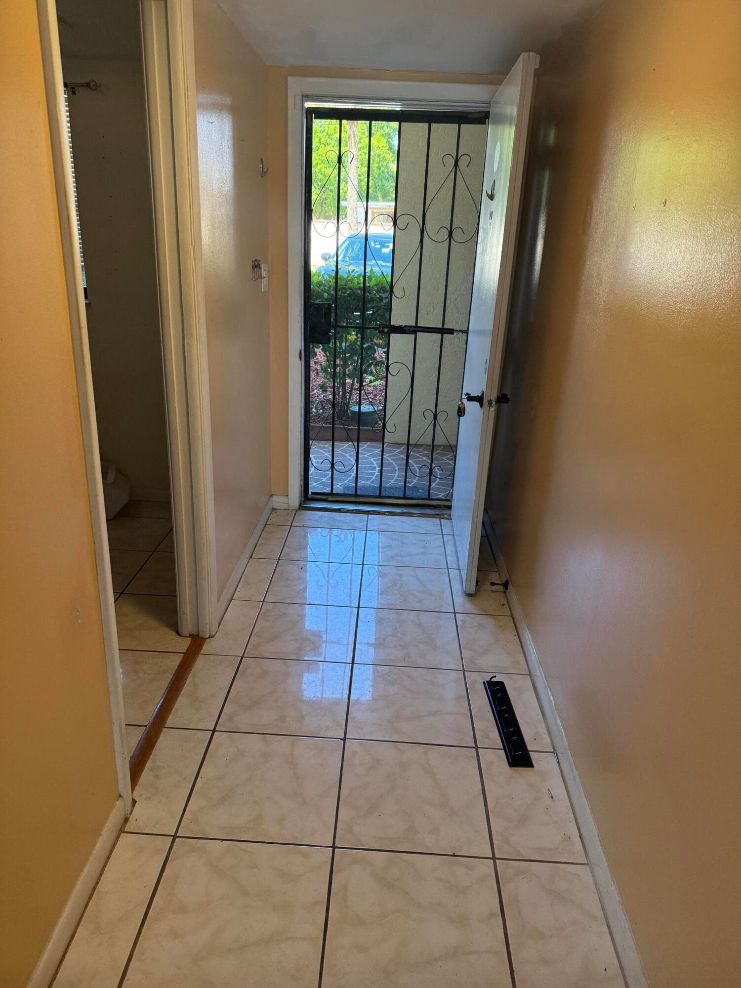 2025 Oleander Boulevard 105, Fort Pierce, FL 34982 — photo 2 of 16