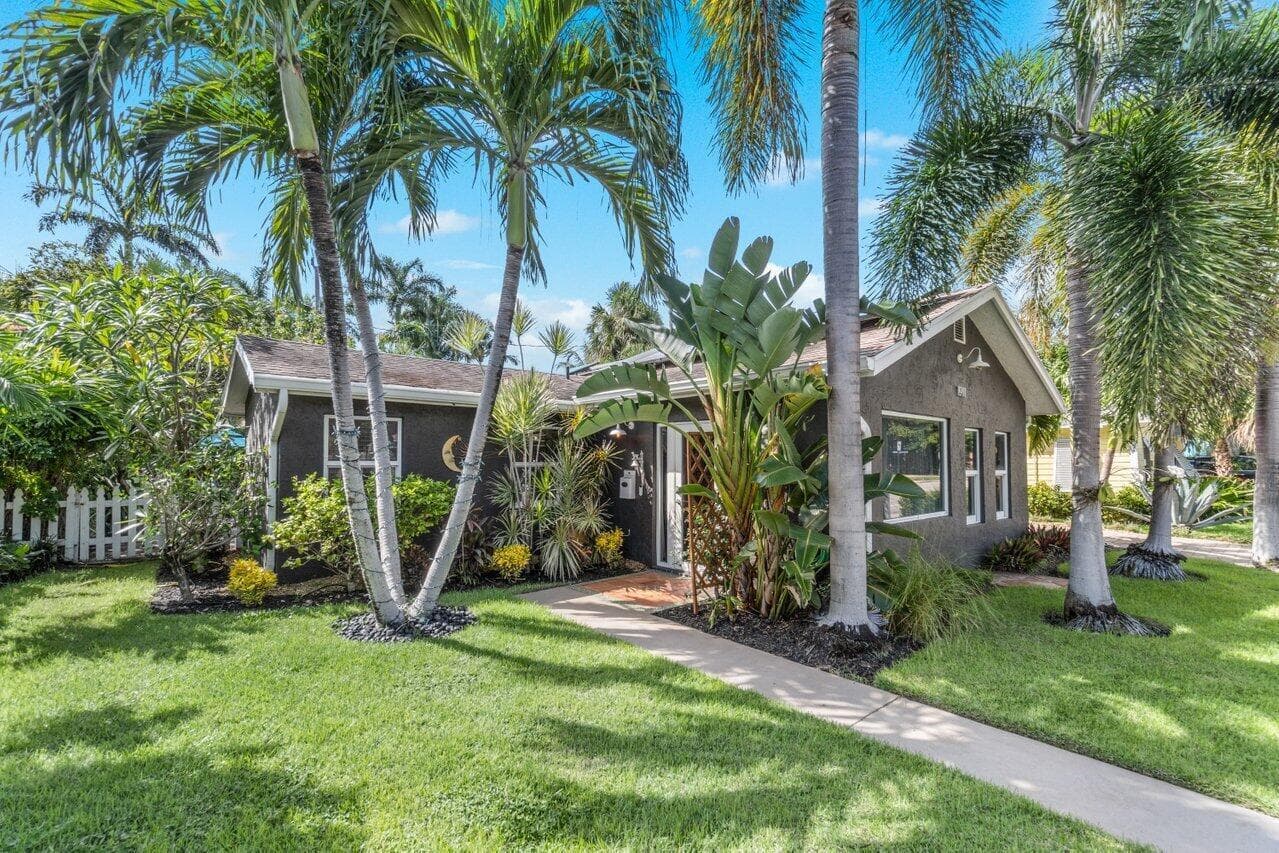 1911 Parker Avenue, West Palm Beach, FL 33401 — photo 6 of 111