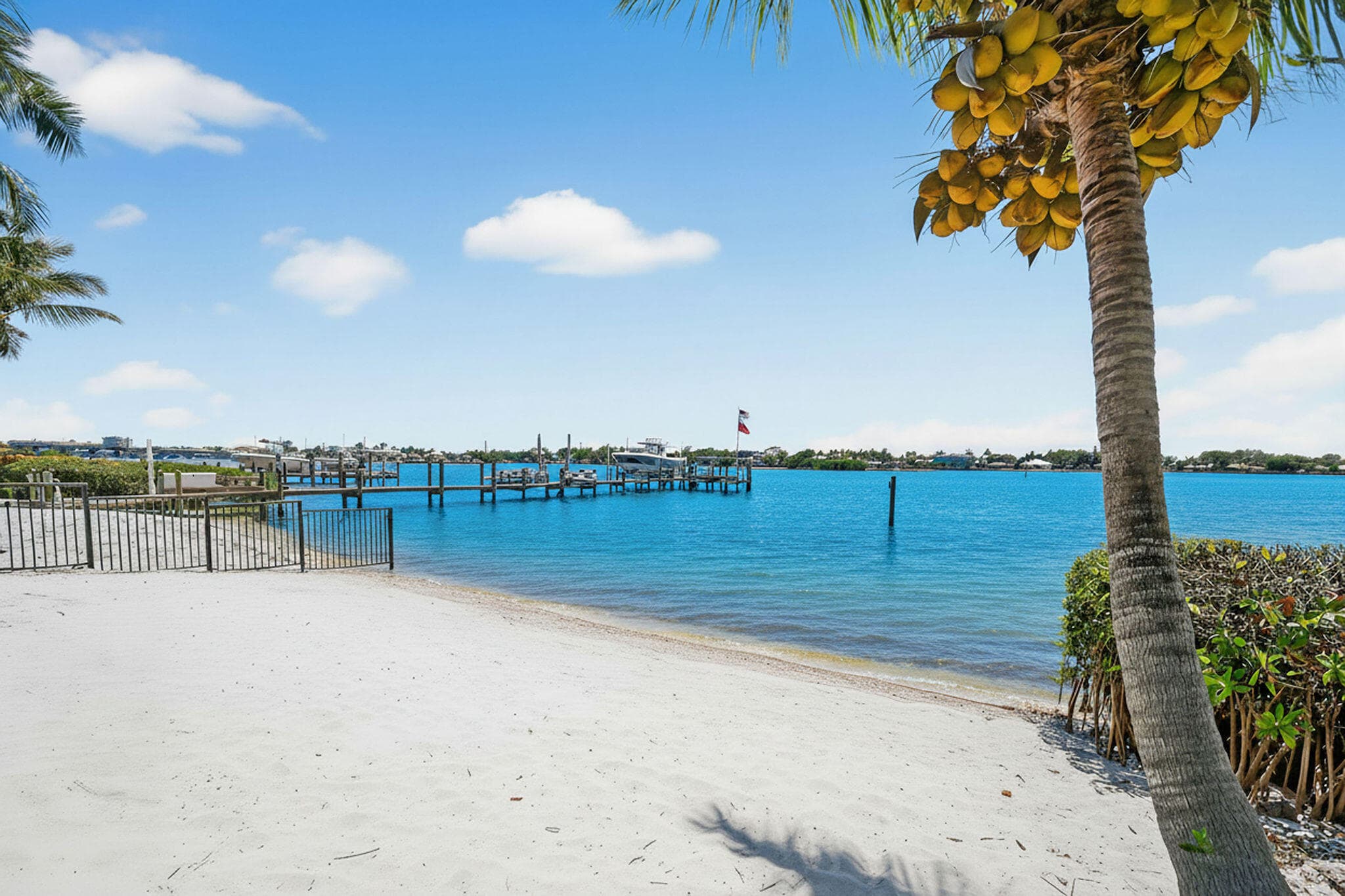 114 W Riverside Drive, Jupiter, FL 33469 — photo 4 of 35
