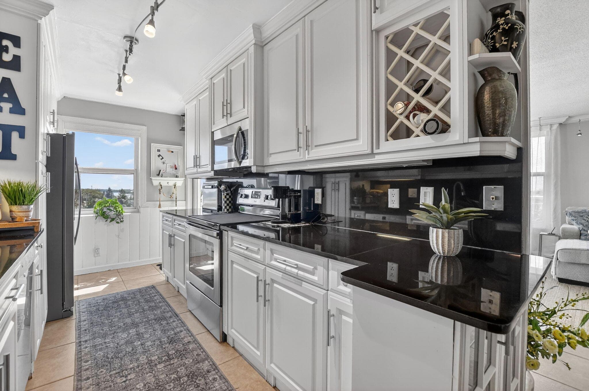 1050 Hillsboro Mile Hillsboro Mile 602w, Hillsboro Beach, FL 33062 — photo 11 of 59
