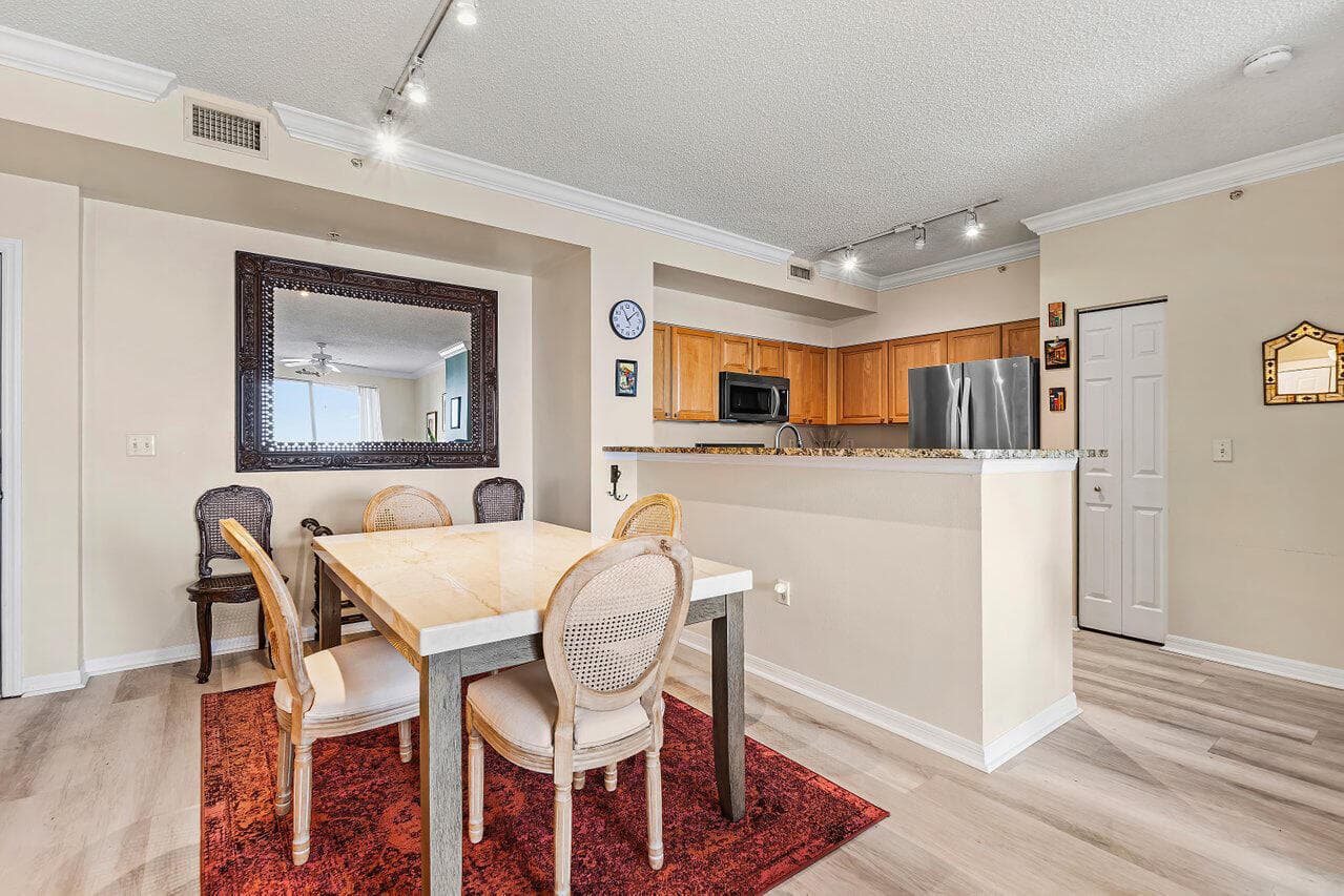 616 Clearwater Park Road 1206, West Palm Beach, FL 33401 — photo 4 of 33