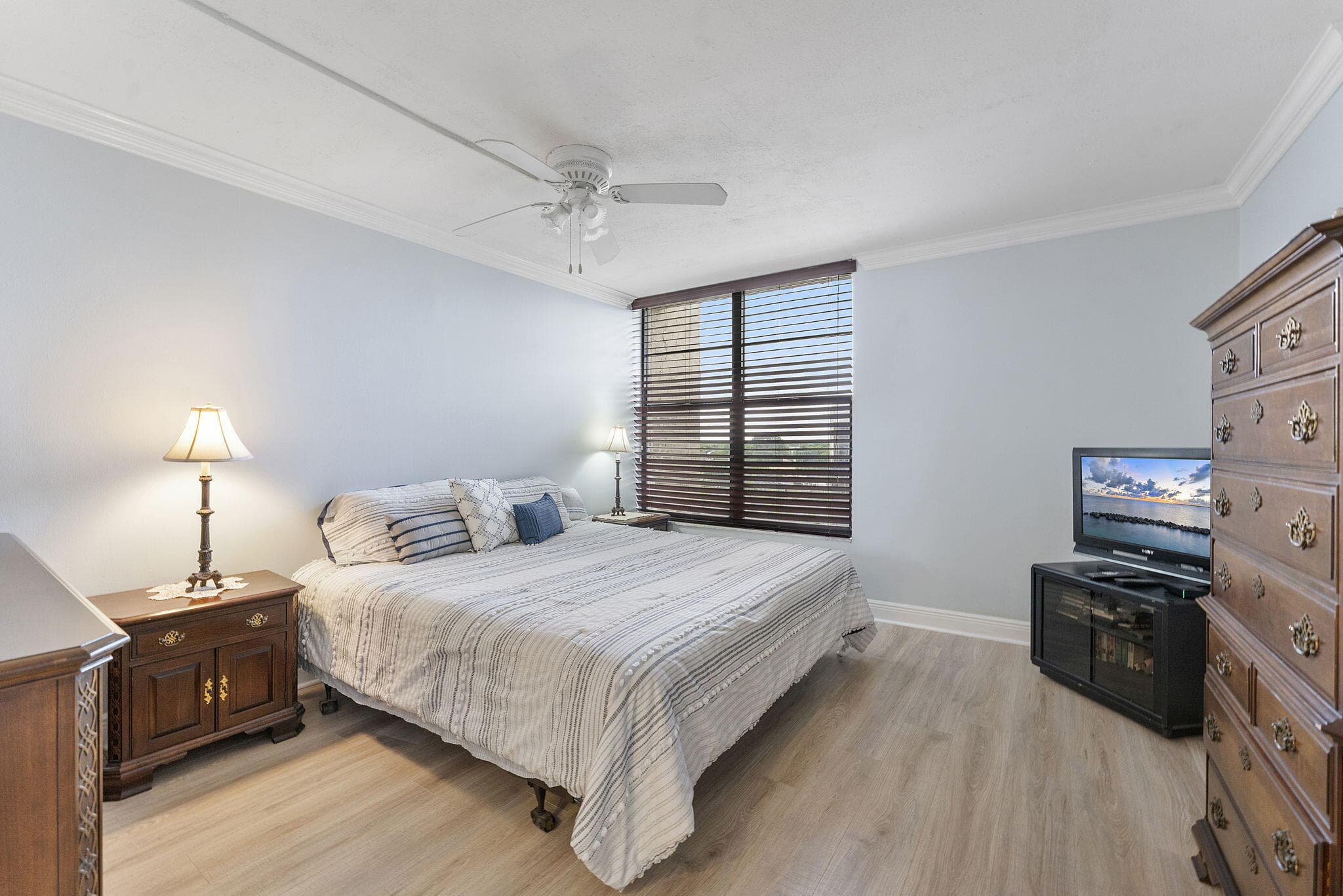 8 N Royal Palm Way 6040, Boca Raton, FL 33432 — photo 12 of 18