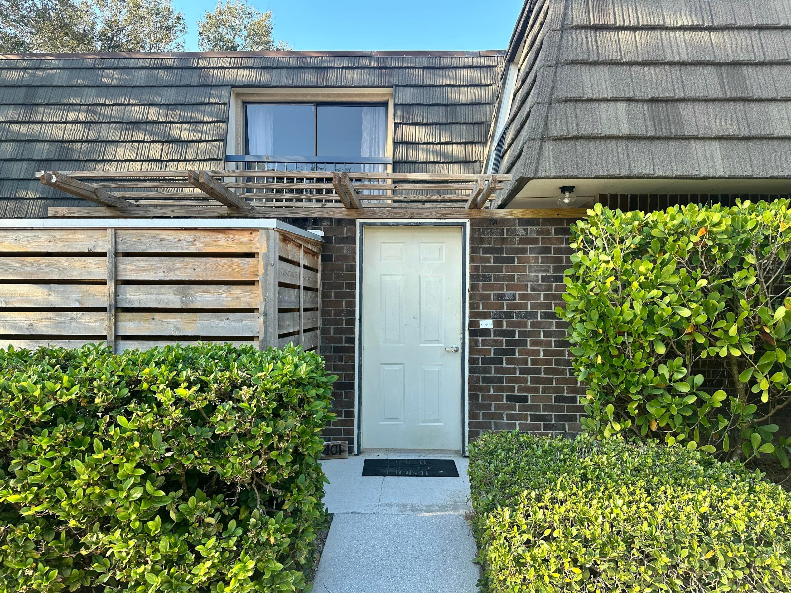 401 4th Terrace, Palm Beach Gardens, FL 33418 — photo 1 of 1