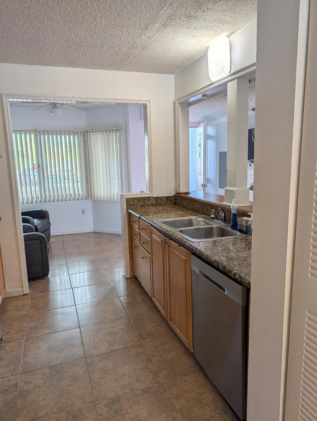 800 SW 137th Avenue 112 G, Pembroke Pines, FL 33027 — photo 4 of 33
