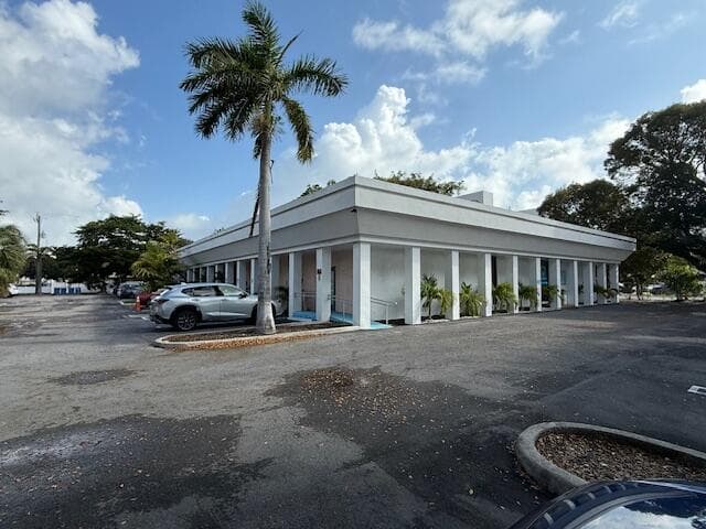 2701 NE 14th St Street, Pompano Beach, FL 33062 — photo 6 of 11
